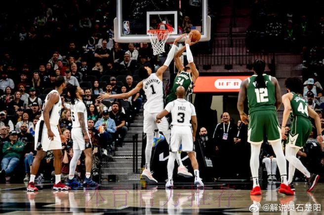 文班全场18中8,三分9中3得到29分7篮板1助攻3抢断5犯规 文班全场18中8,三分9中3得到29分7篮板1助攻3抢断5犯规